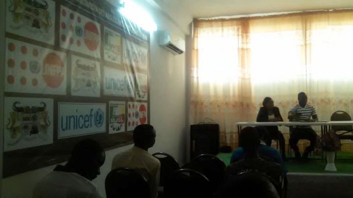 Fiffi Hanson Parker évoque les modèles Chelsea et Manchester City avec les encadreurs béninois